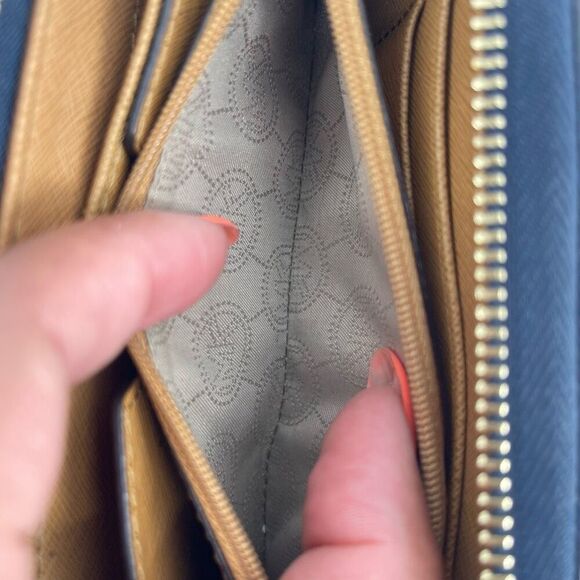 Michael Kors Jet Set Travel Continental Wallet Navy Stripe Zip Wristlet - Picture 12 of 16